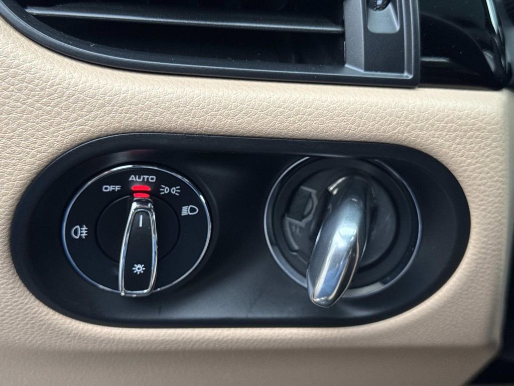 Used 2023 Porsche Macan S w/ Sport Chrono Package image 31