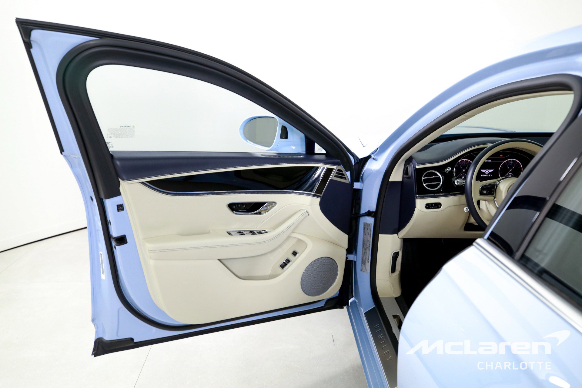 Used 2022 Bentley Flying Spur V8 image 10