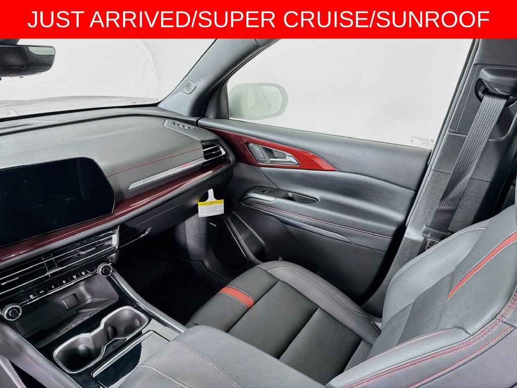 Used 2025 Chevrolet Traverse RS w/ LPO, Floor Liner Package AWD/4WD image 25