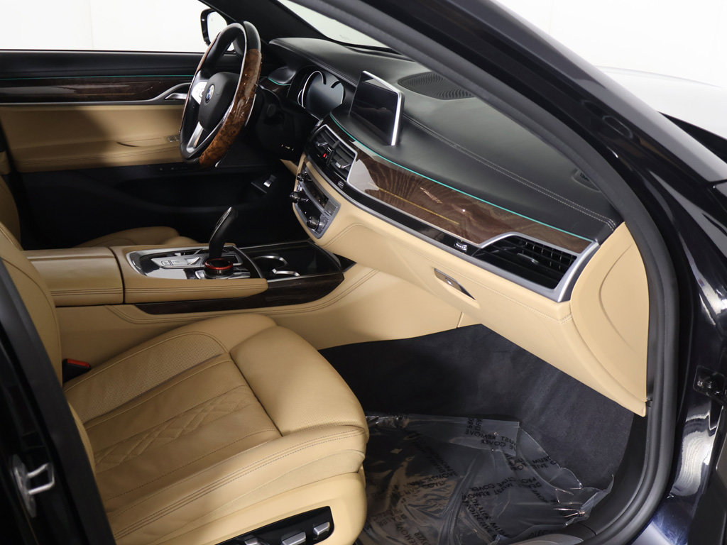 Used 2019 BMW 750i xDrive AWD/4WD image 30
