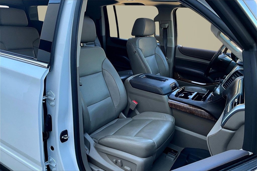 Used 2020 Chevrolet Suburban Premier image 28