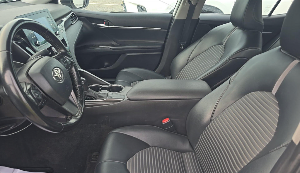 Used 2022 Toyota Camry SE FWD image 8