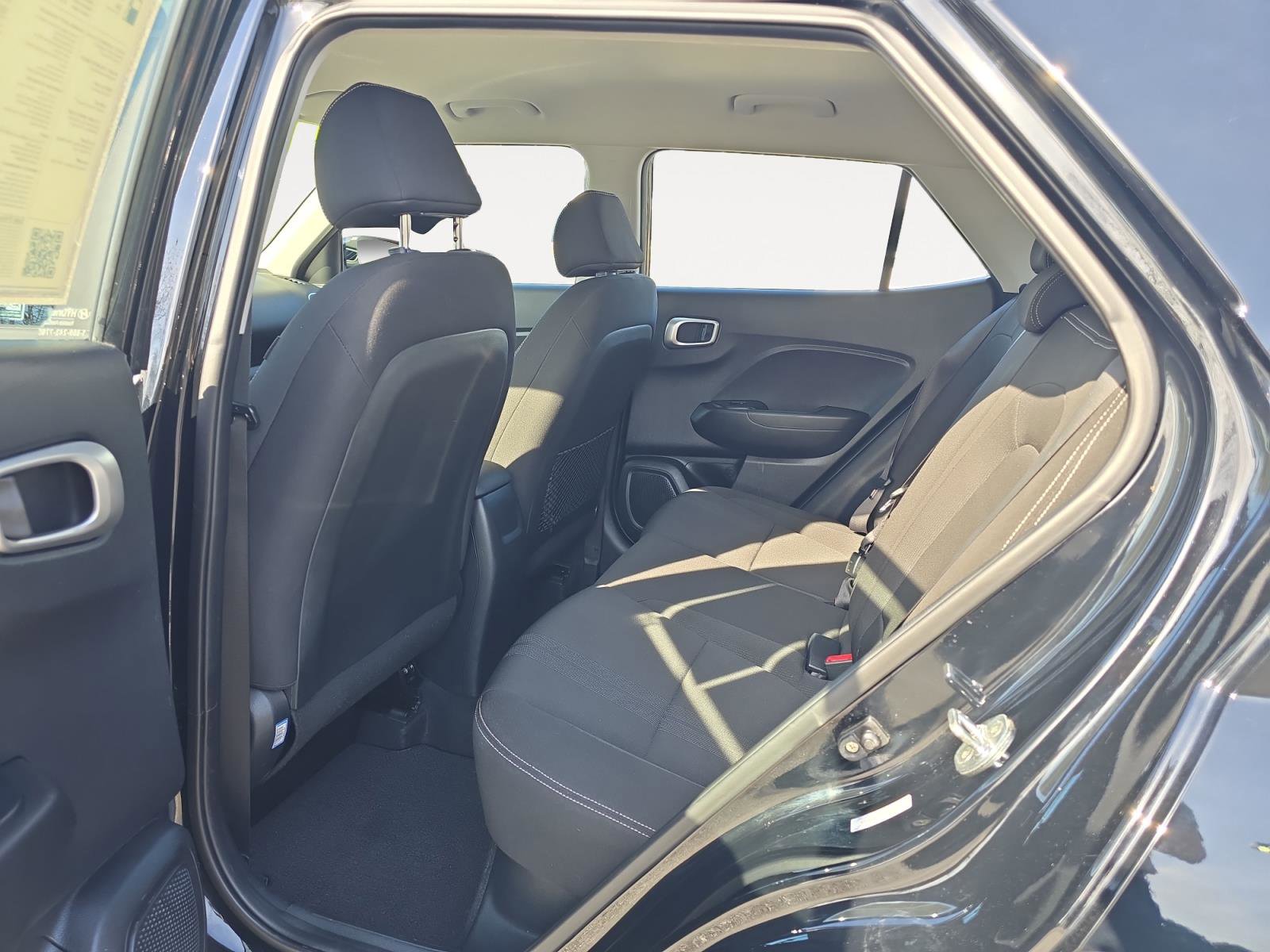 Used 2020 Hyundai Venue SEL image 17