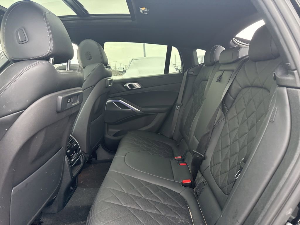 Used 2023 BMW X6 xDrive40i w/ Premium Package image 19