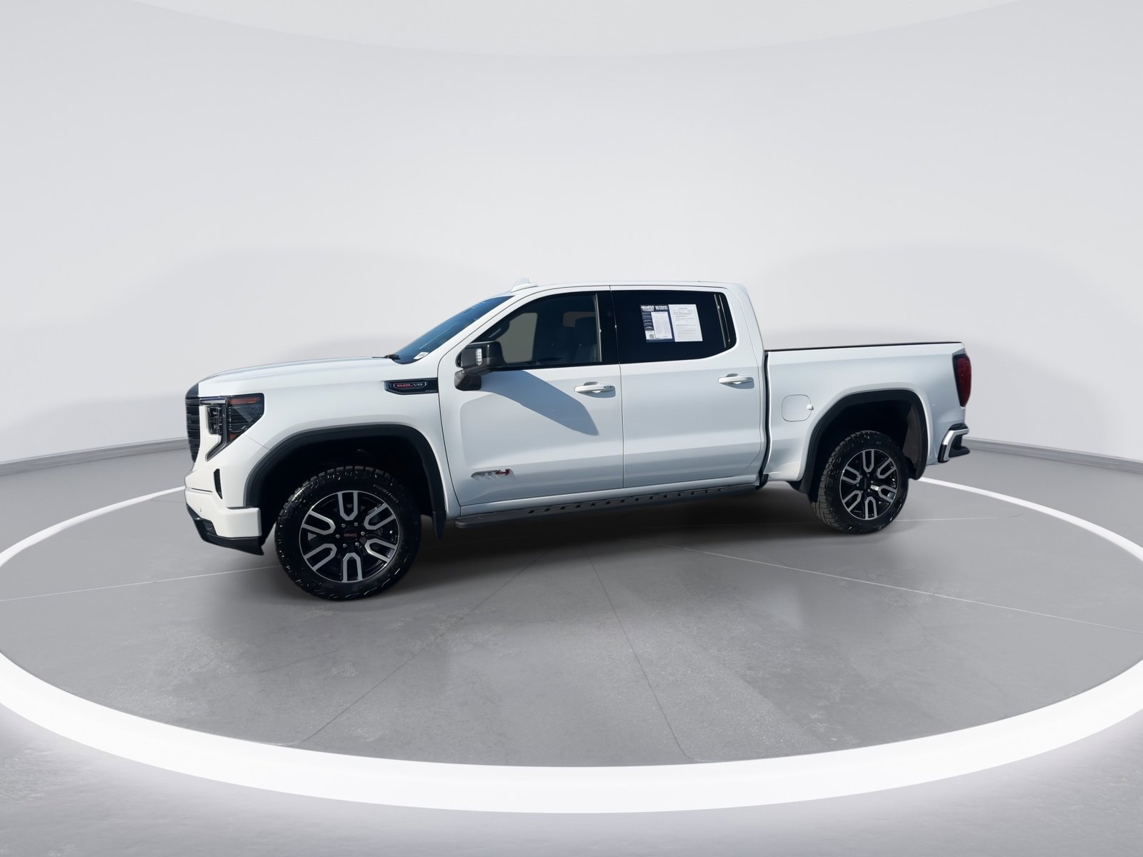 Used 2024 GMC Sierra 1500 AT4 w/ Technology Package image 5