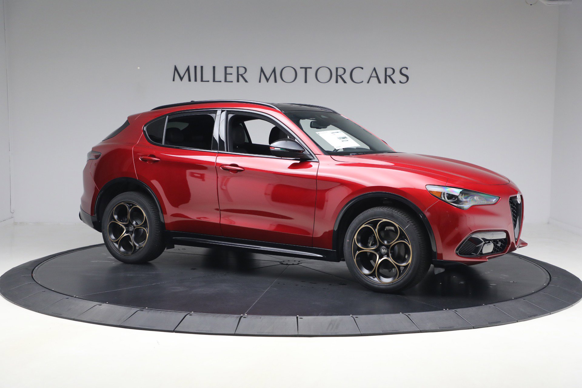 New 2025 Alfa Romeo Stelvio Sprint image 10
