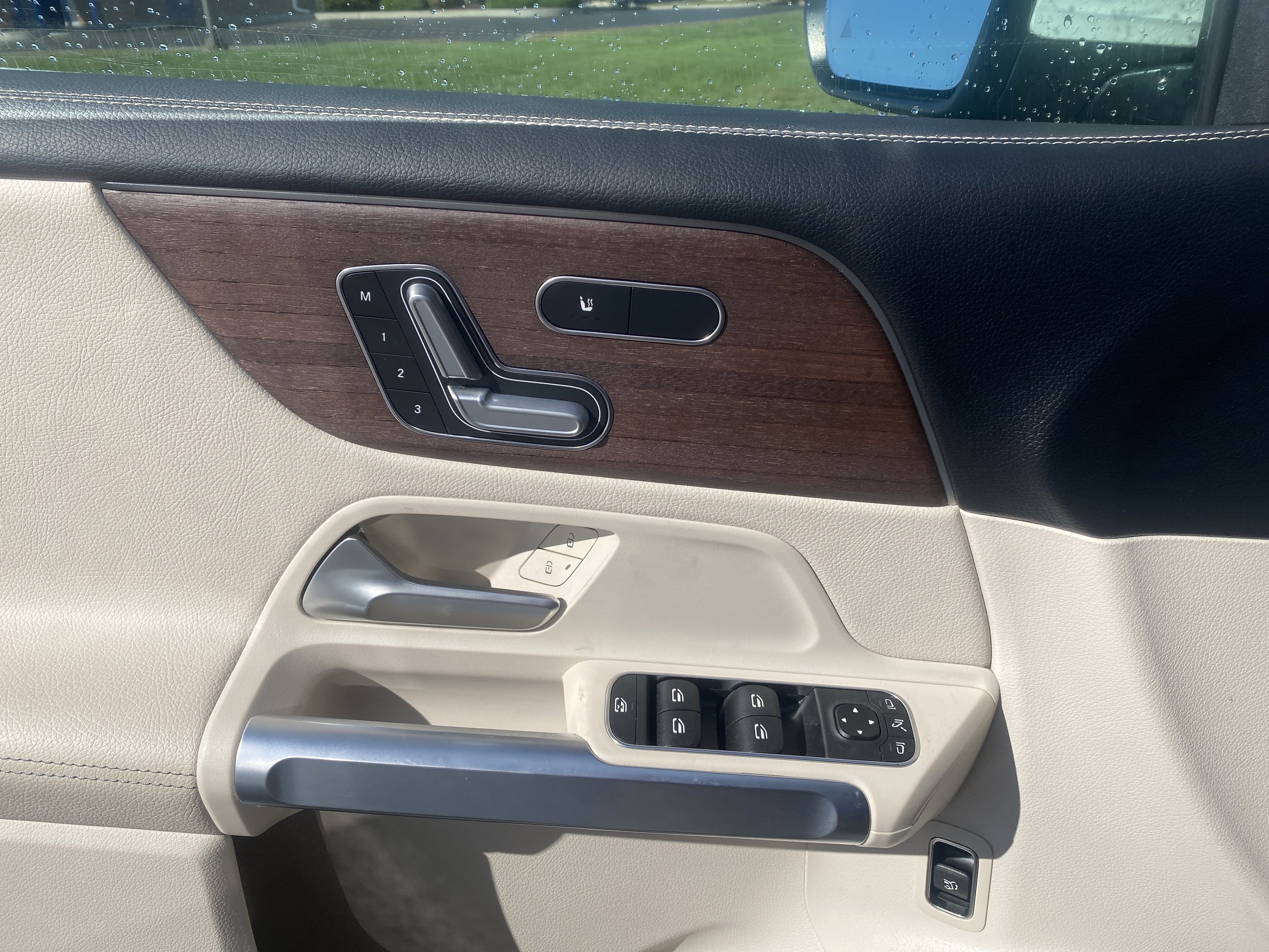 Certified 2023 Mercedes-Benz GLB 250 4MATIC image 14