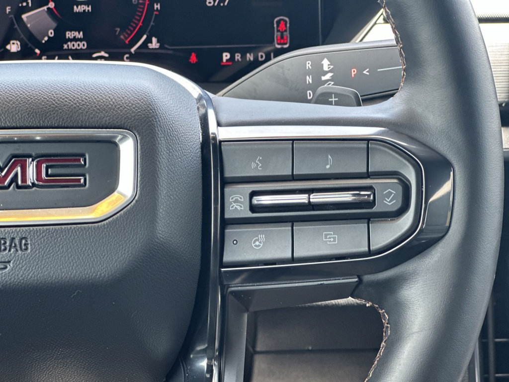Used 2025 GMC Acadia AT4 AWD/4WD image 30