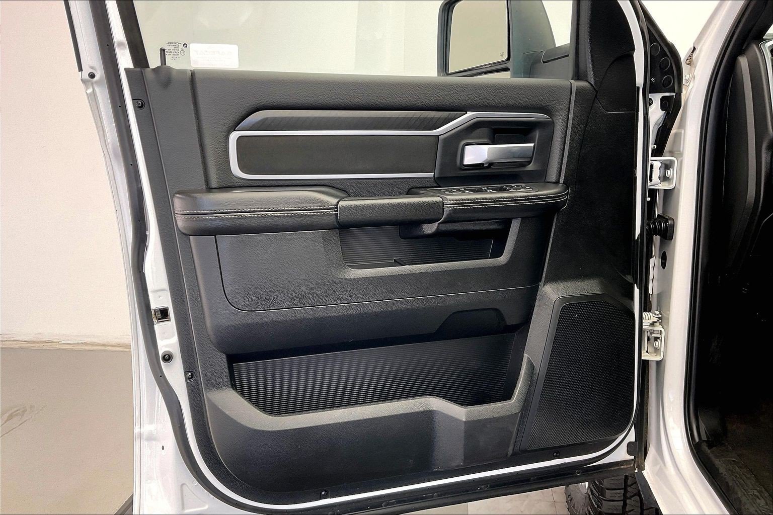 Used 2025 RAM 2500 Big Horn AWD/4WD image 25
