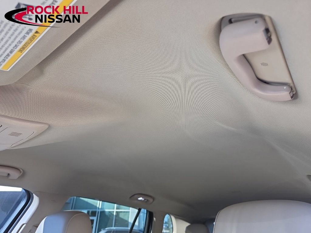Used 2017 Buick Envision Essence FWD image 25