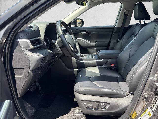 Certified 2025 Toyota Highlander XLE AWD/4WD image 10