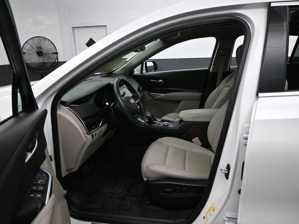 Used 2023 Cadillac XT4 Luxury image 12