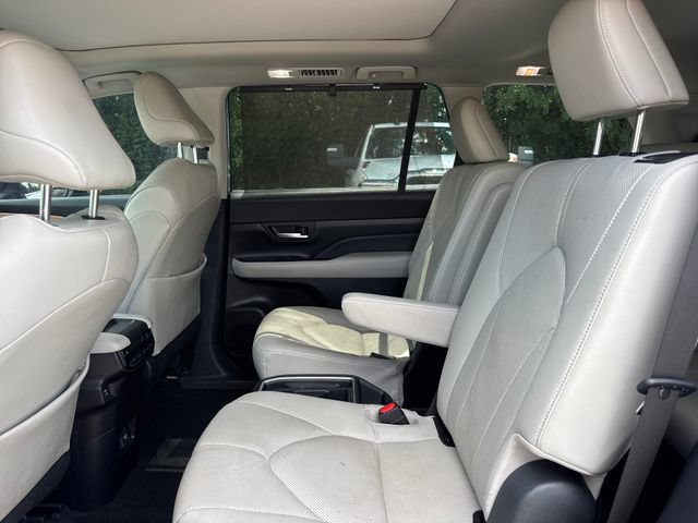 Used 2024 Toyota Grand Highlander FWD image 11