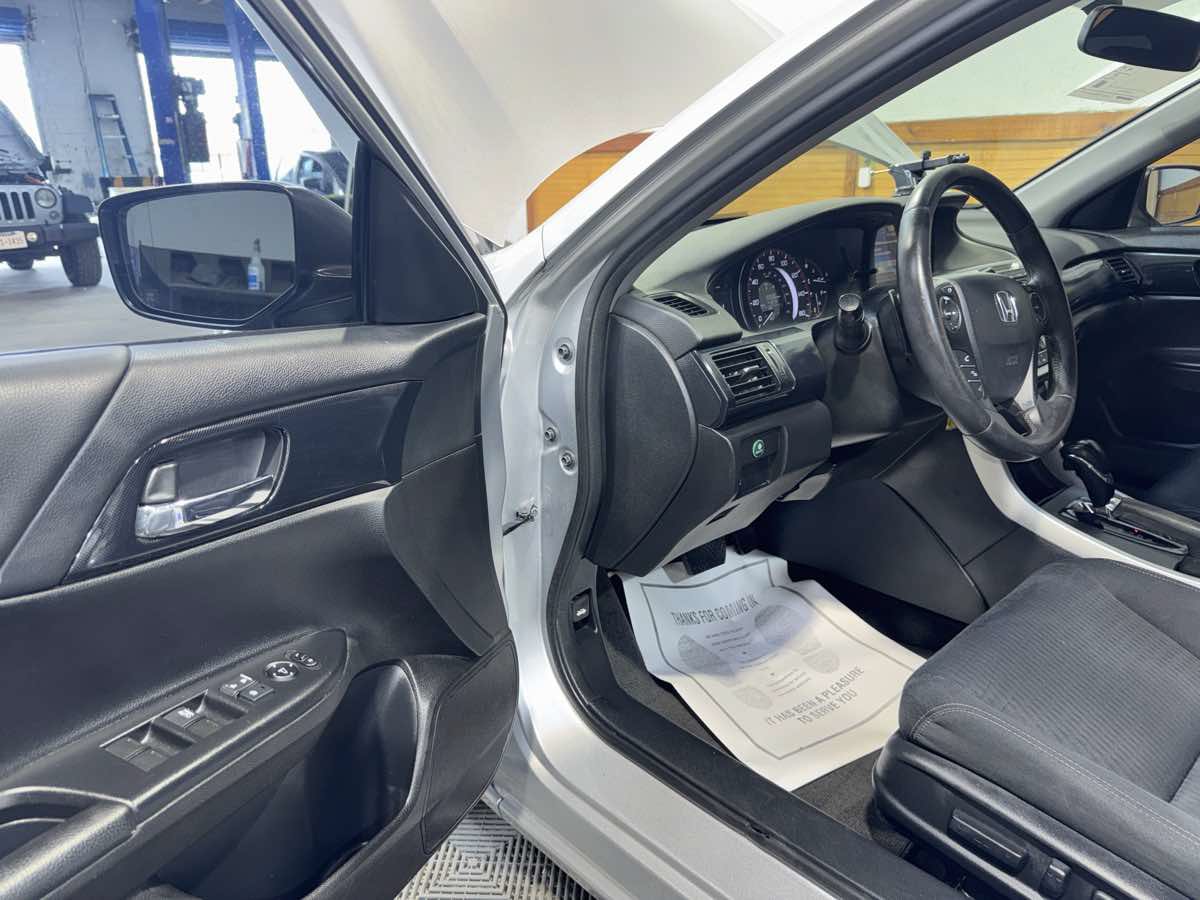 Used 2014 Honda Accord Sport image 14