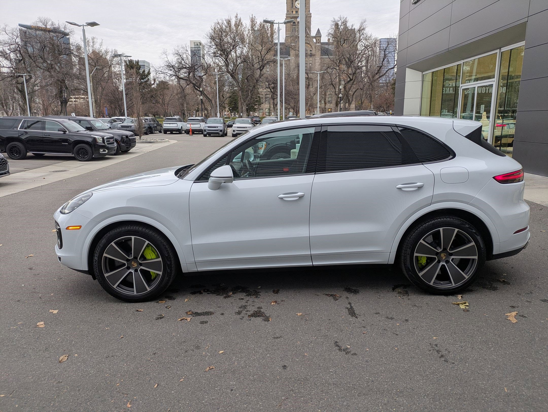 Used 2023 Porsche Cayenne Turbo S image 7
