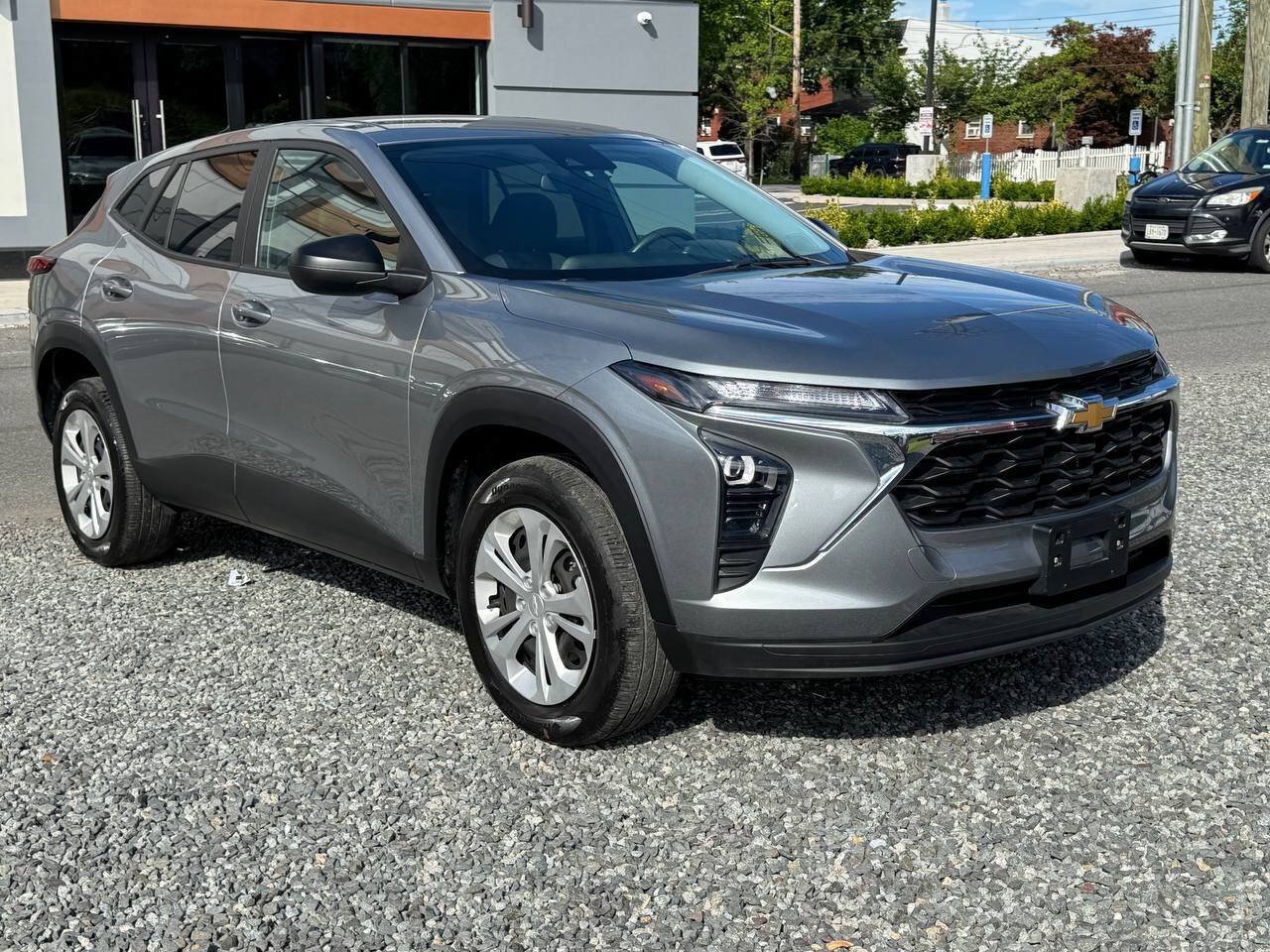 Used 2024 Chevrolet Trax LS w/ Driver Confidence Package FWD image 3