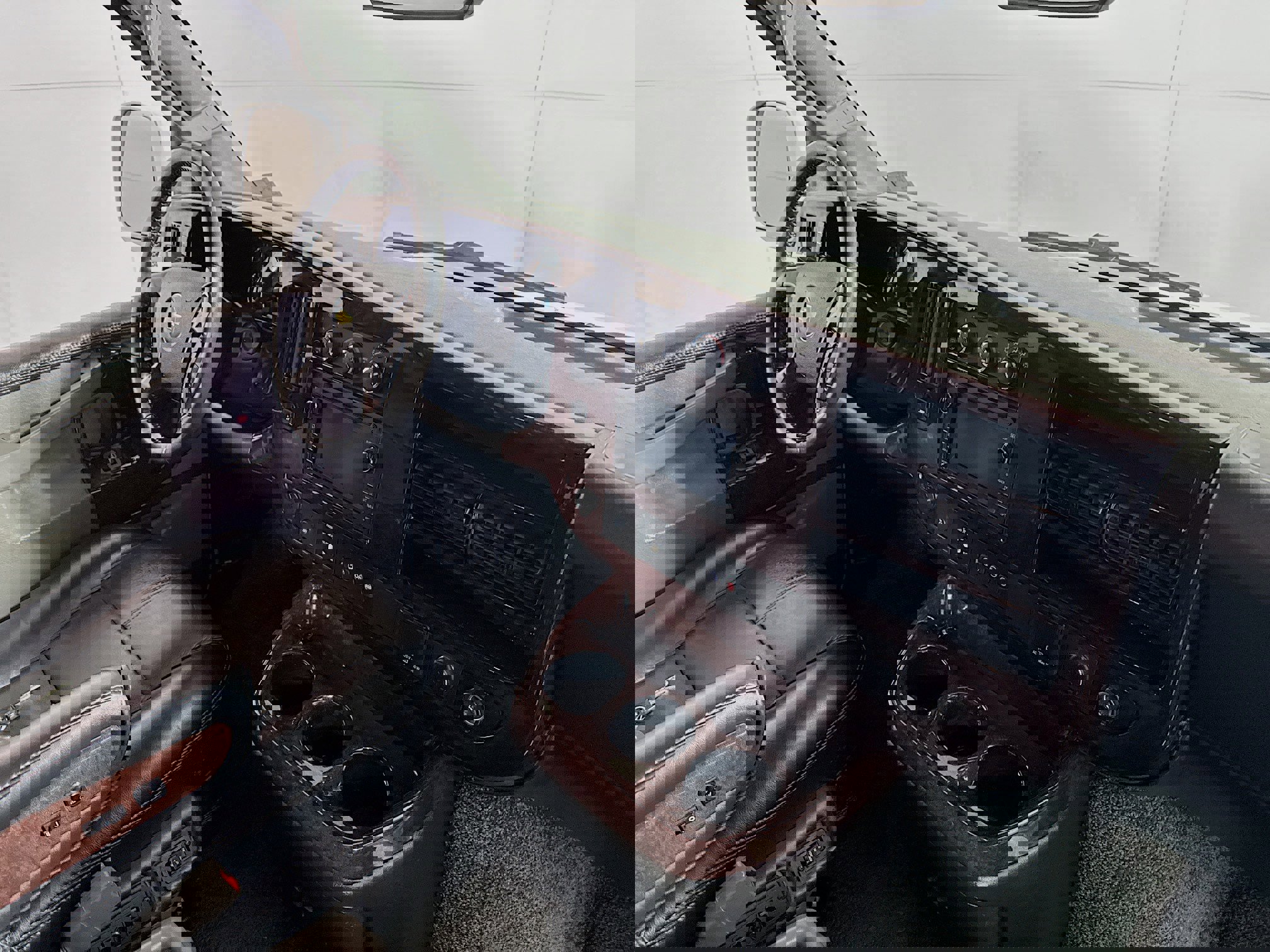 Used 2016 Chevrolet Express 2500 image 31