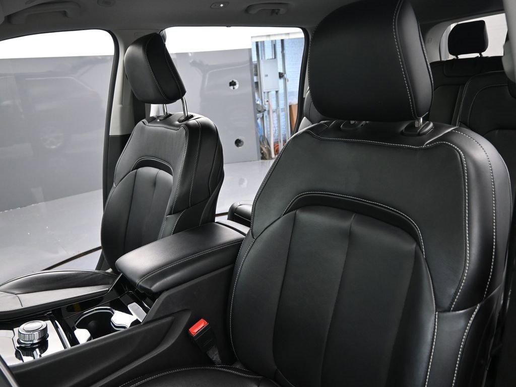 Used 2022 Jeep Grand Cherokee L Limited image 9