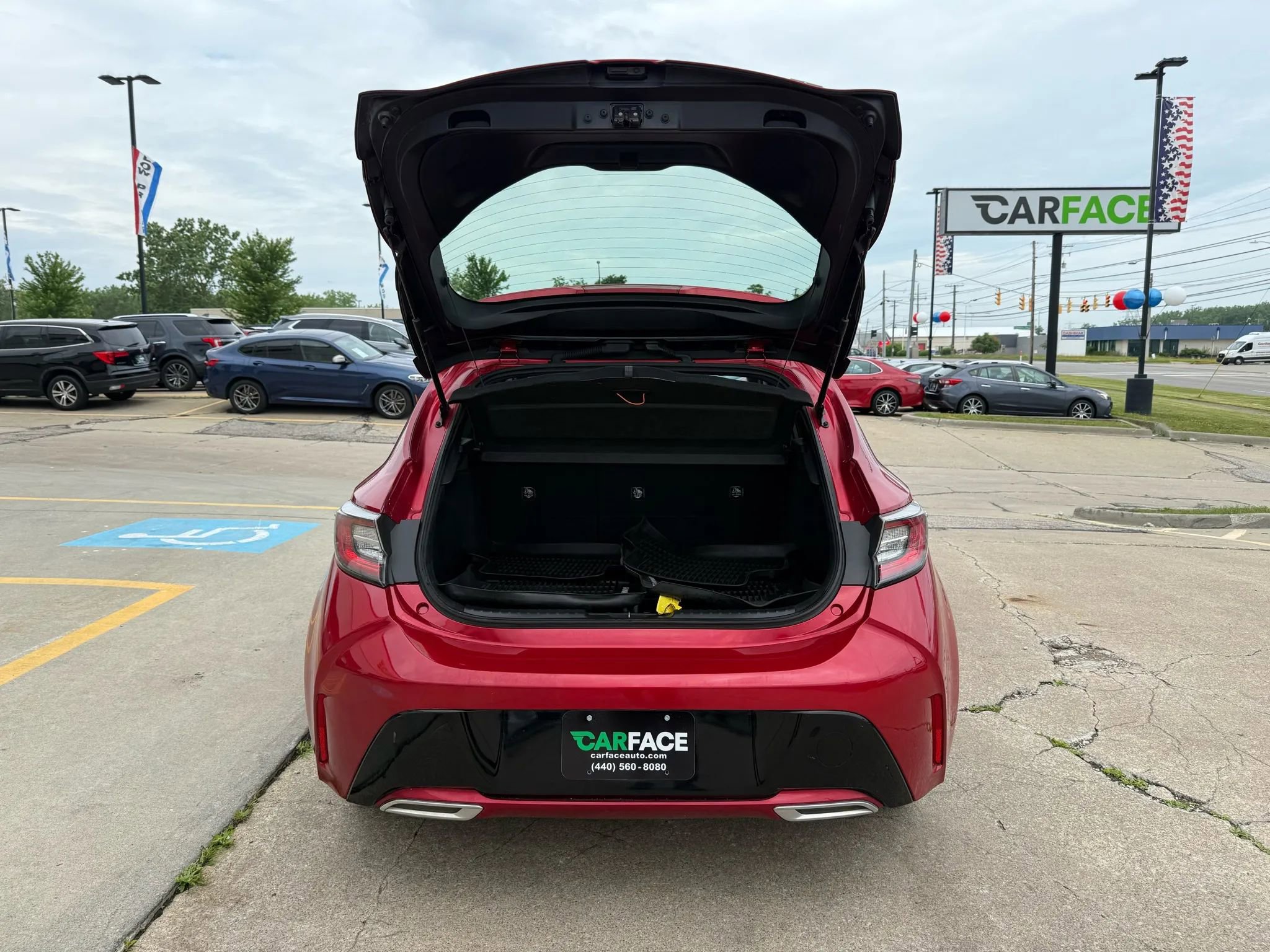 Used 2022 Toyota Corolla Hatchback image 12