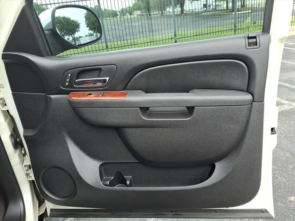 Used 2011 Chevrolet Tahoe LTZ image 15