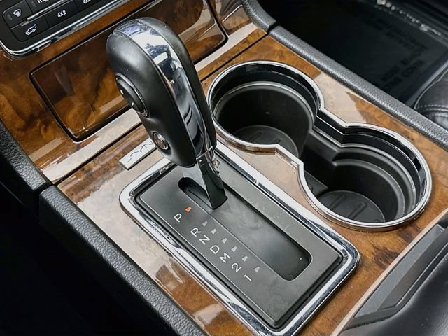 Used 2016 Lincoln Navigator Select AWD/4WD image 17