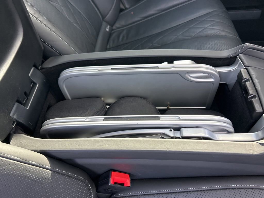 Used 2017 Mercedes-Benz S 550 Sedan image 32