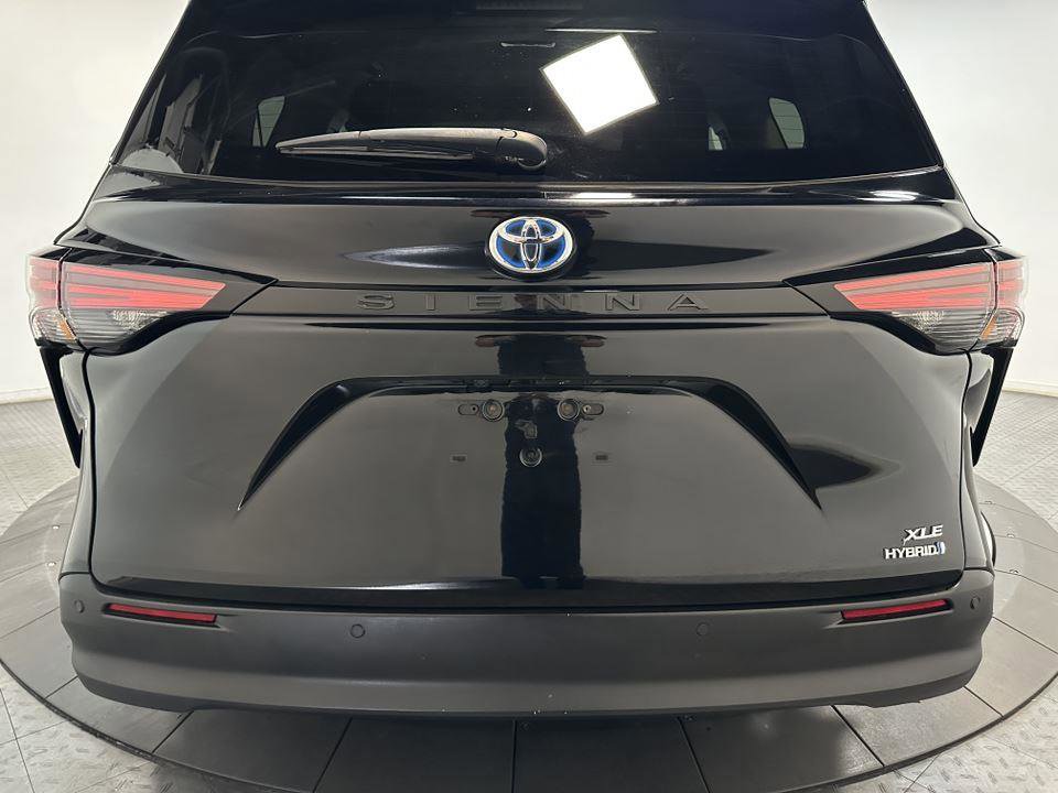 Certified 2021 Toyota Sienna XLE image 12