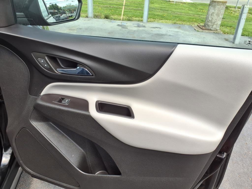 Used 2022 Chevrolet Equinox LS w/ LS Convenience Package image 27