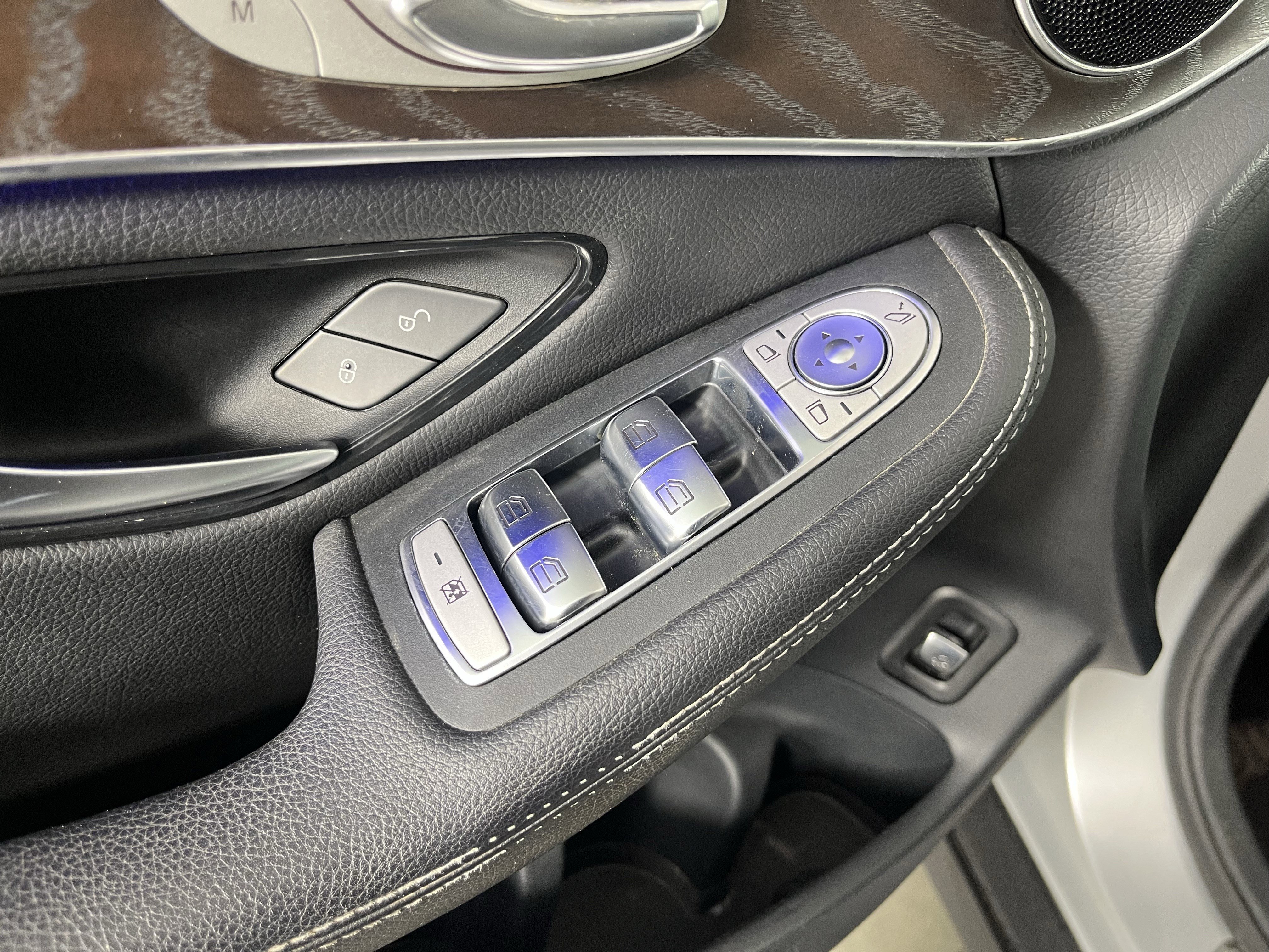 Used 2020 Mercedes-Benz GLC 300 4MATIC image 18