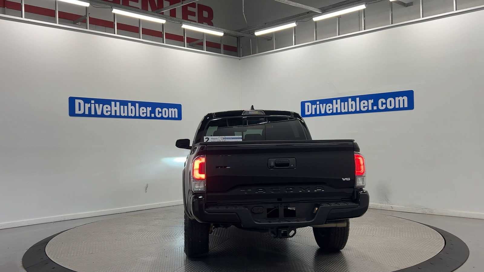 Used 2023 Toyota Tacoma TRD Off-Road w/ Advanced Technology Package AWD/4WD image 7