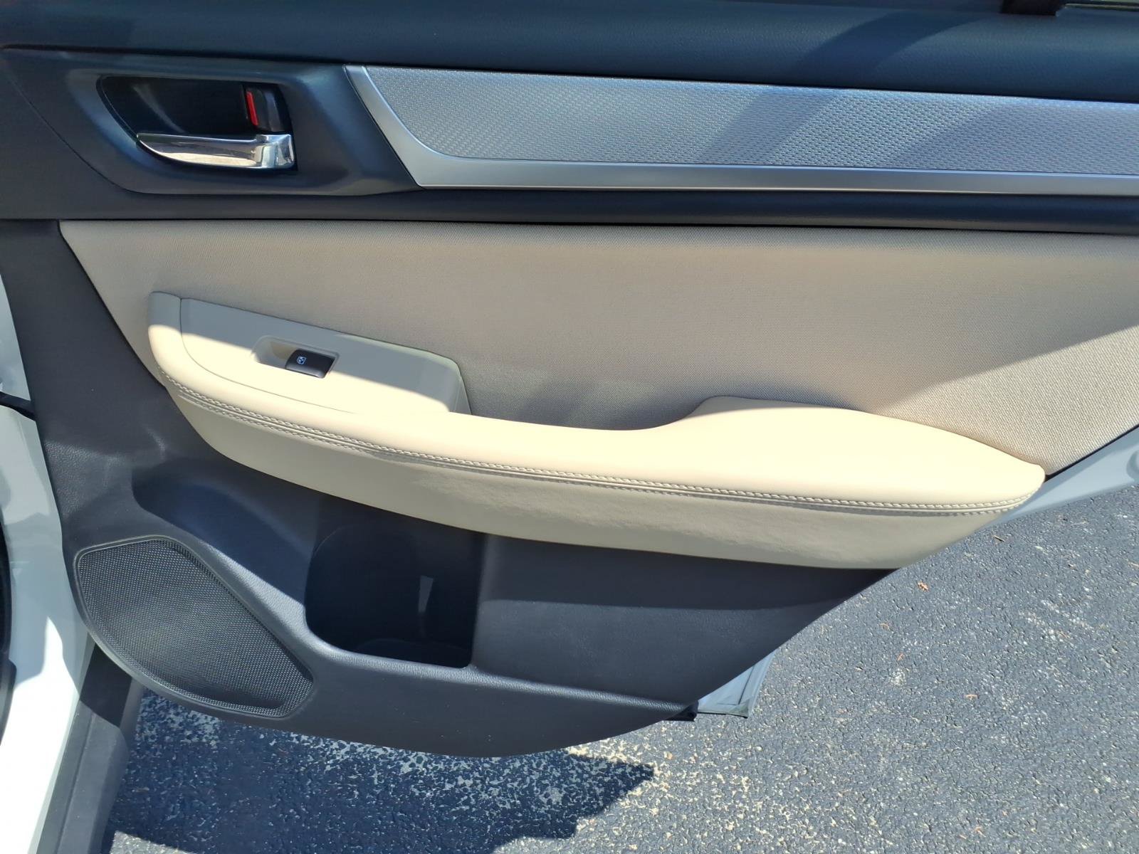 Used 2018 Subaru Outback 2.5i Premium AWD/4WD image 11