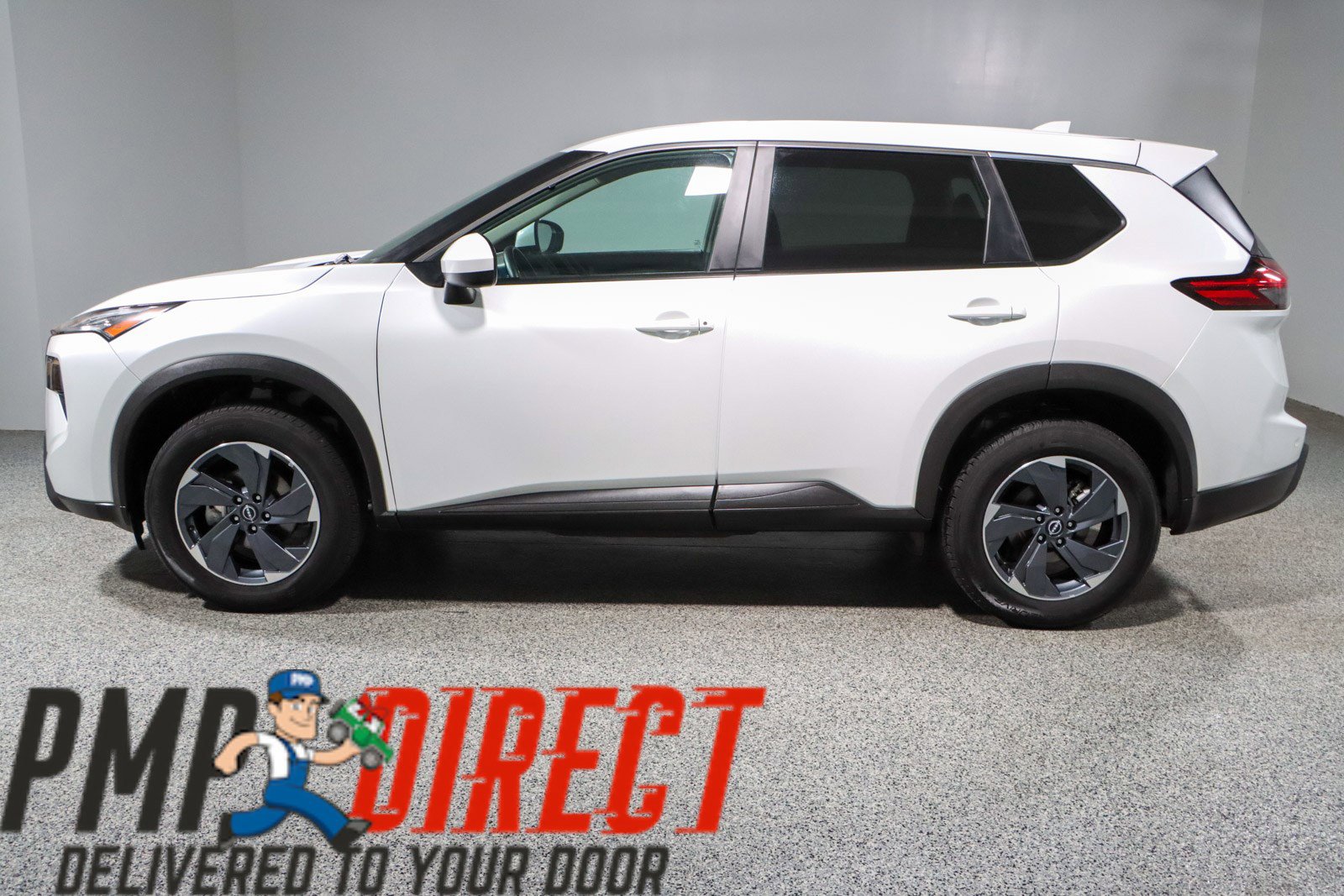 Used 2024 Nissan Rogue SV image 10