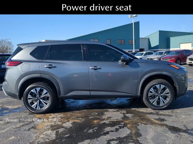 Used 2021 Nissan Rogue SV image 3