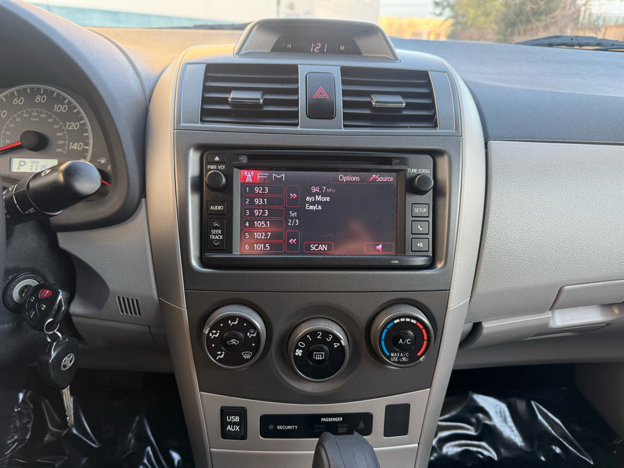 Used 2013 Toyota Corolla LE Special Edition image 25