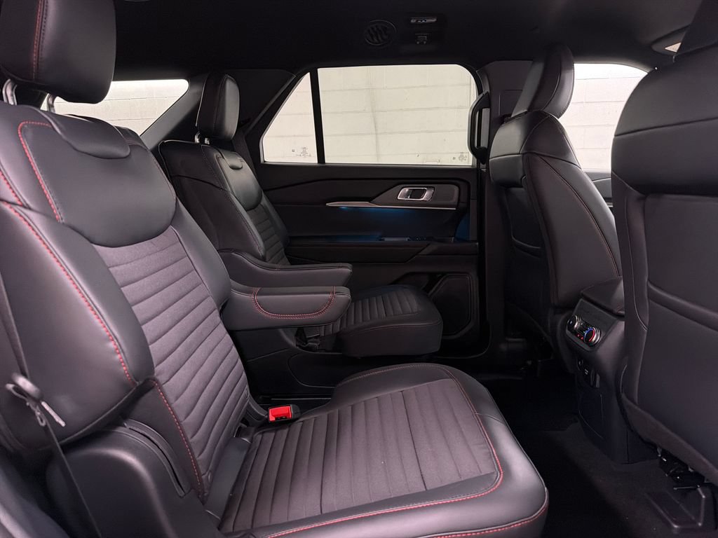 New 2026 Ford Explorer ST-Line w/ ST-Line Street Pack RWD image 29
