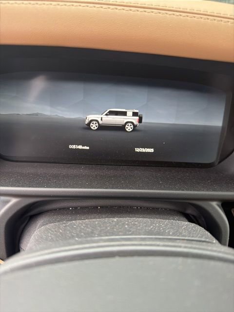 Used 2025 Land Rover Defender 110 X-Dynamic SE image 17