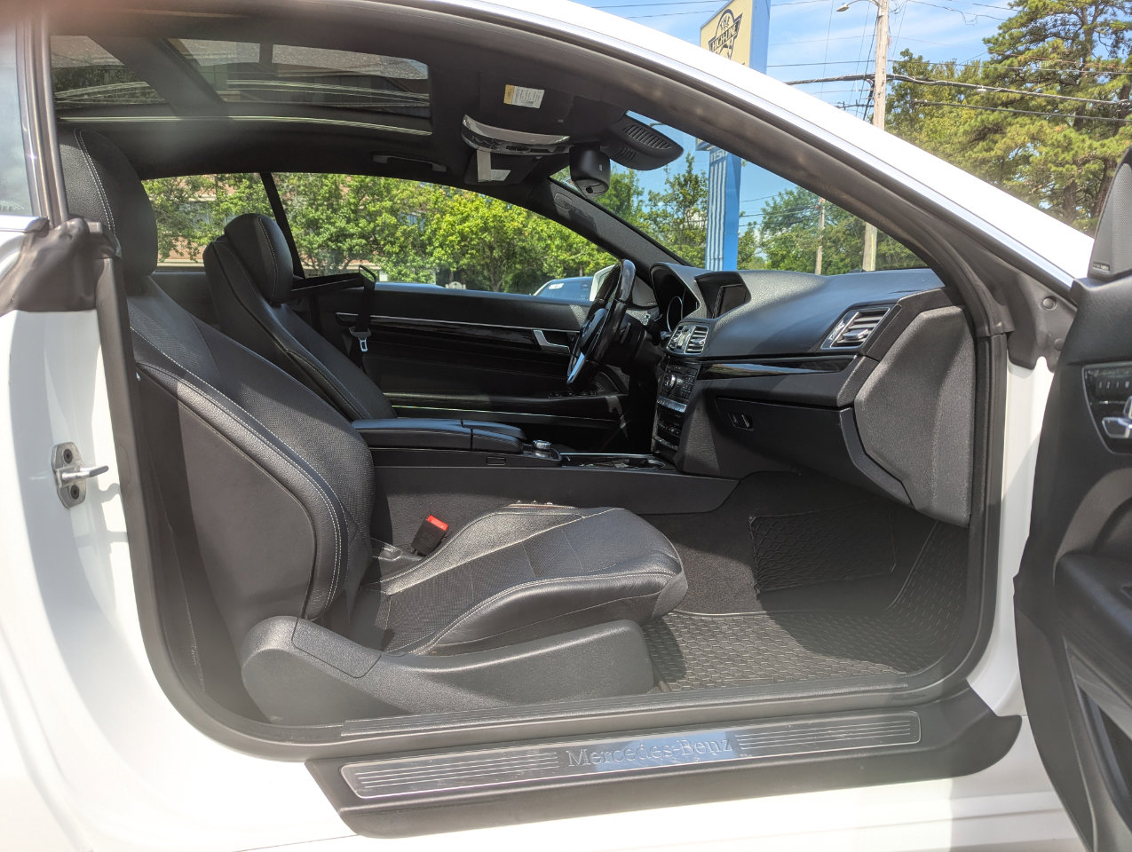 Used 2016 Mercedes-Benz E 400 4MATIC Coupe image 37