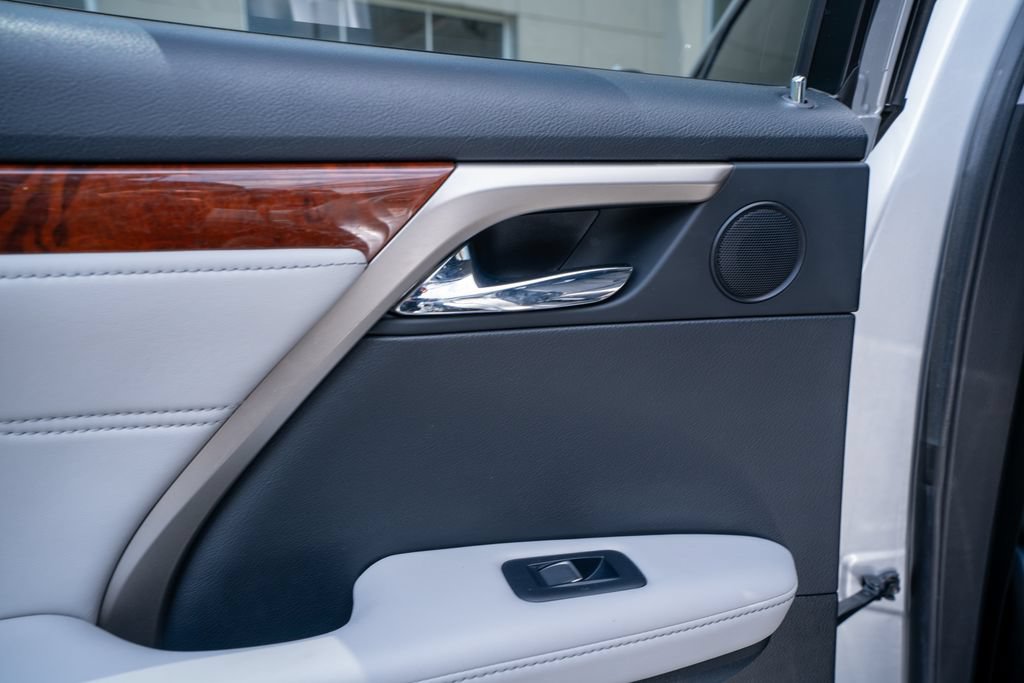 Used 2019 Lexus RX 350L FWD w/ Premium Package image 47