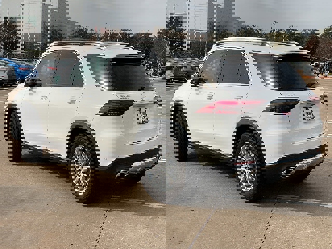 Used 2024 Mercedes-Benz GLE 350 4MATIC image 7