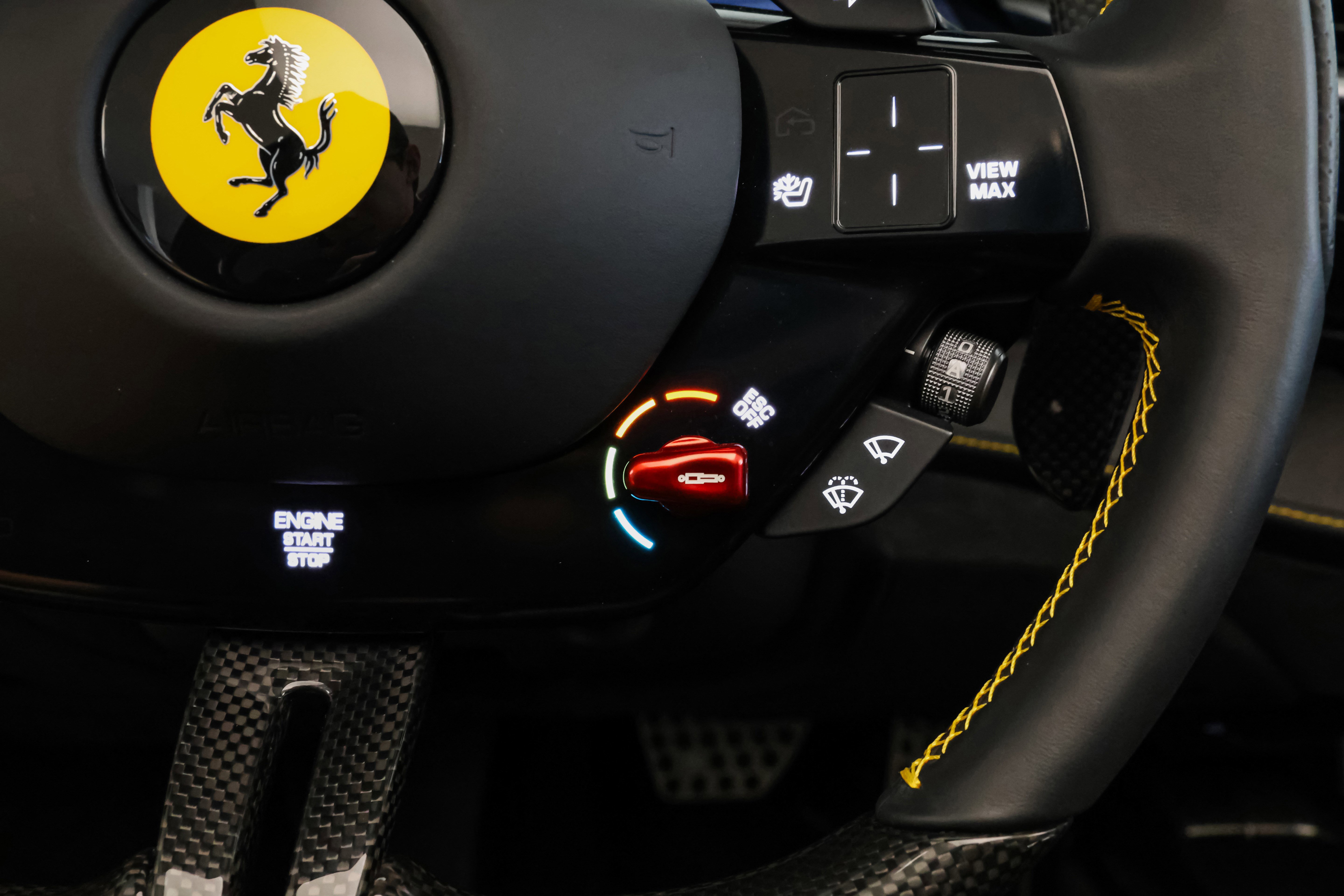 Used 2024 Ferrari SF90 Spider image 28