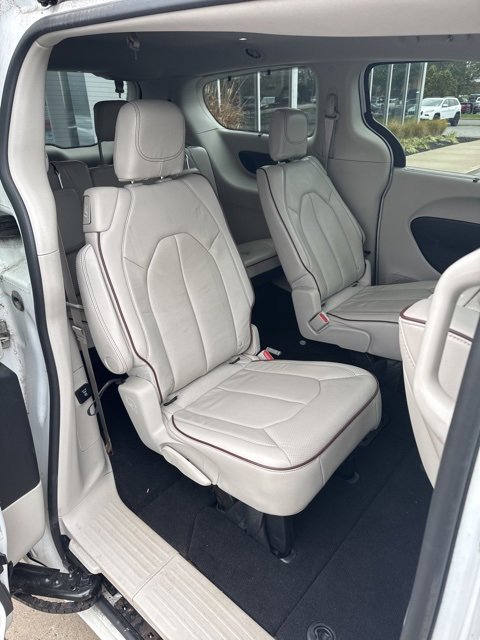 Certified 2018 Chrysler Pacifica Limited w/ Advanced Safetytec Group image 10