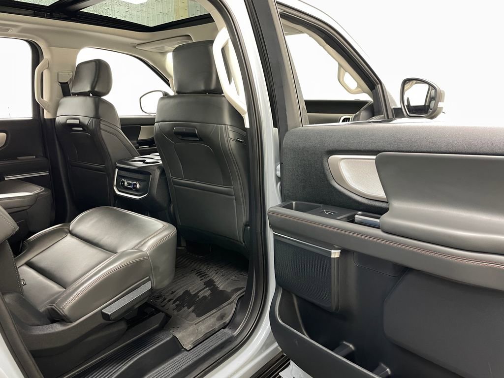 Used 2025 Ford Expedition Max Active AWD/4WD image 26