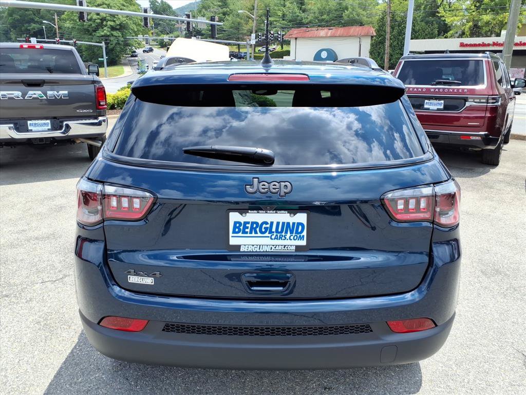 New 2026 Jeep Compass Latitude AWD/4WD image 5