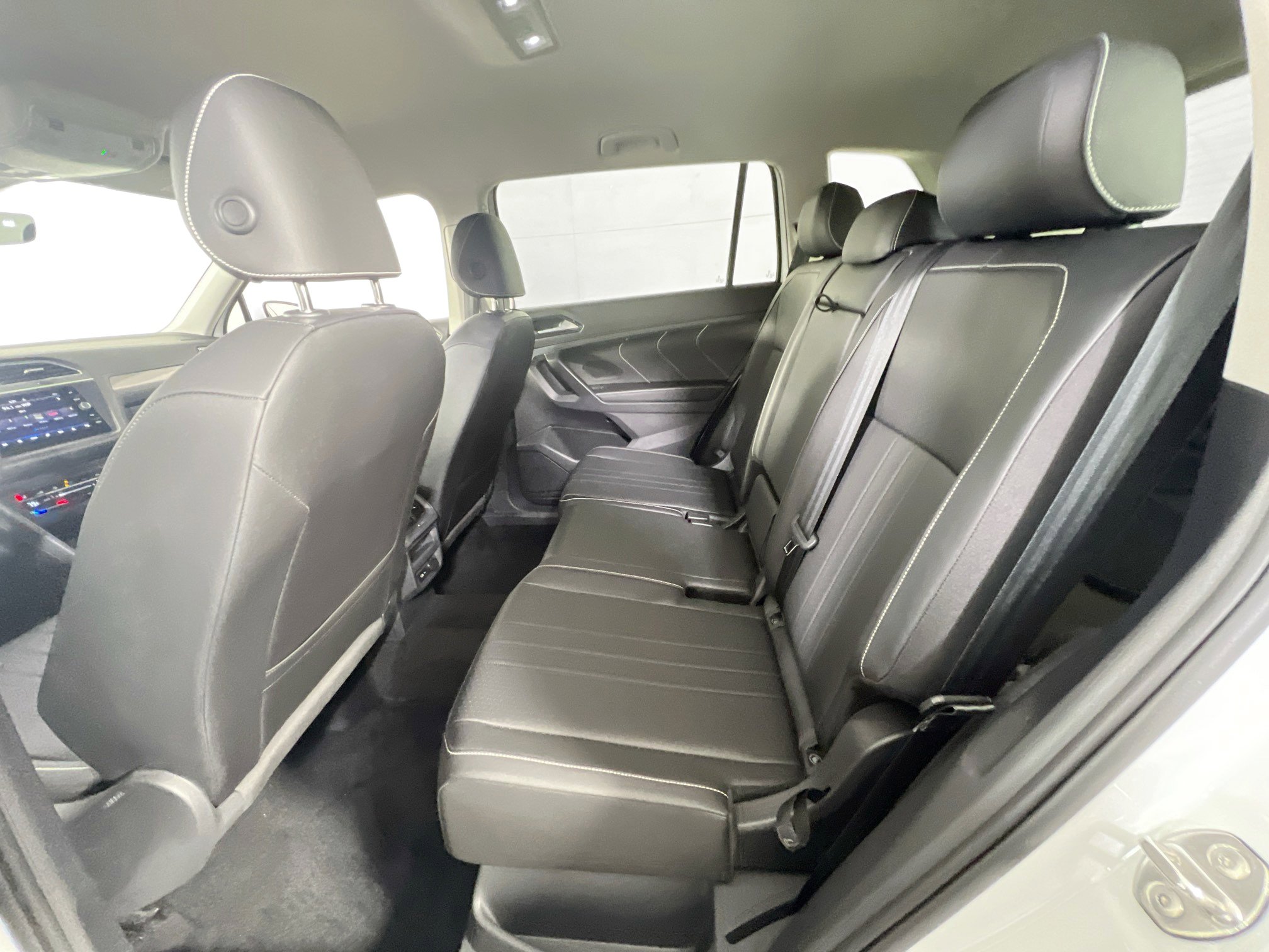 Used 2022 Volkswagen Tiguan SE AWD/4WD image 22