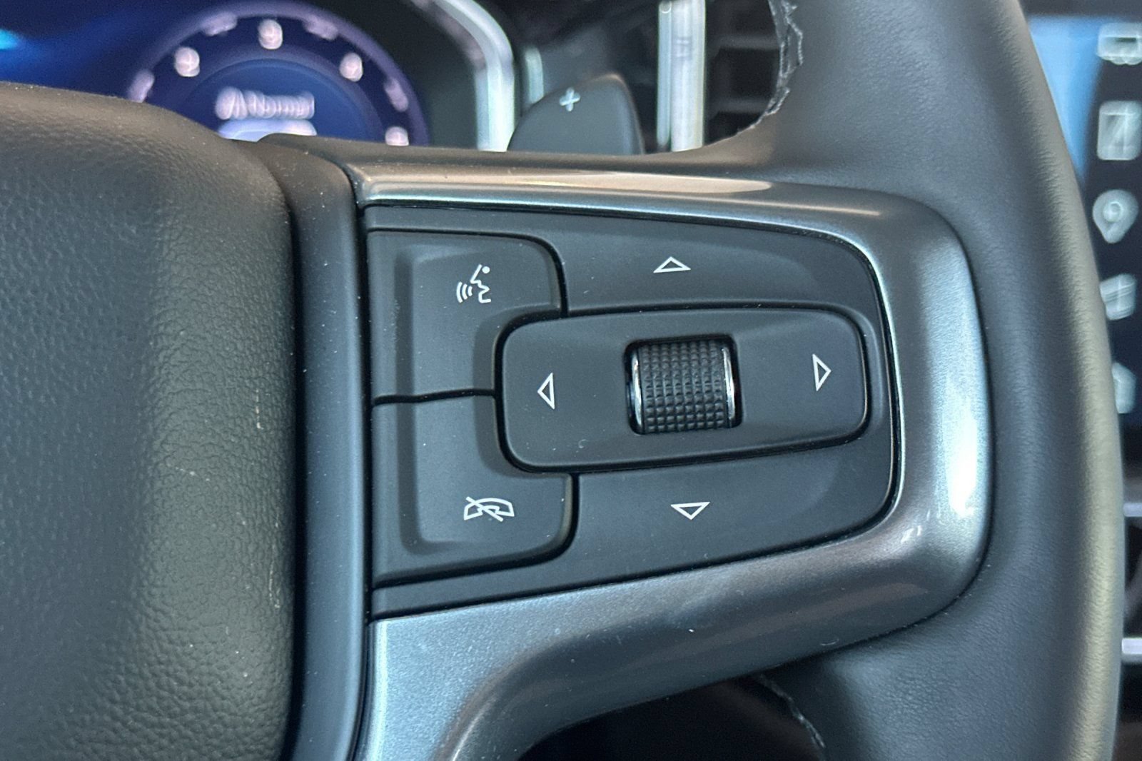 Used 2025 Chevrolet Silverado 1500 LT Trail Boss w/ Convenience Package II AWD/4WD image 36