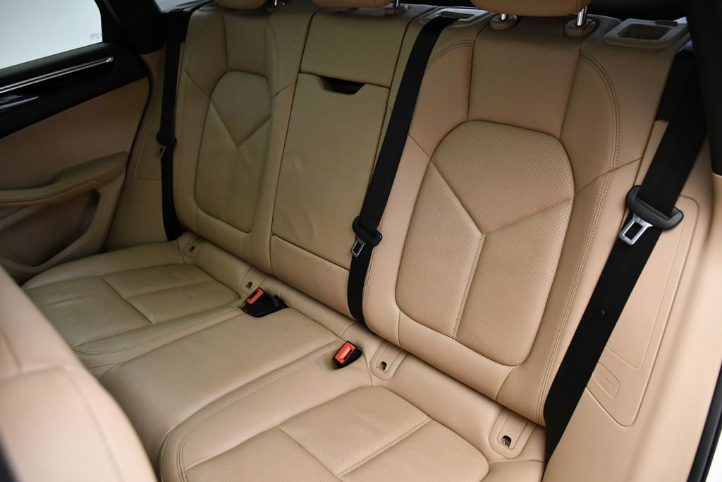 Used 2022 Porsche Macan image 47