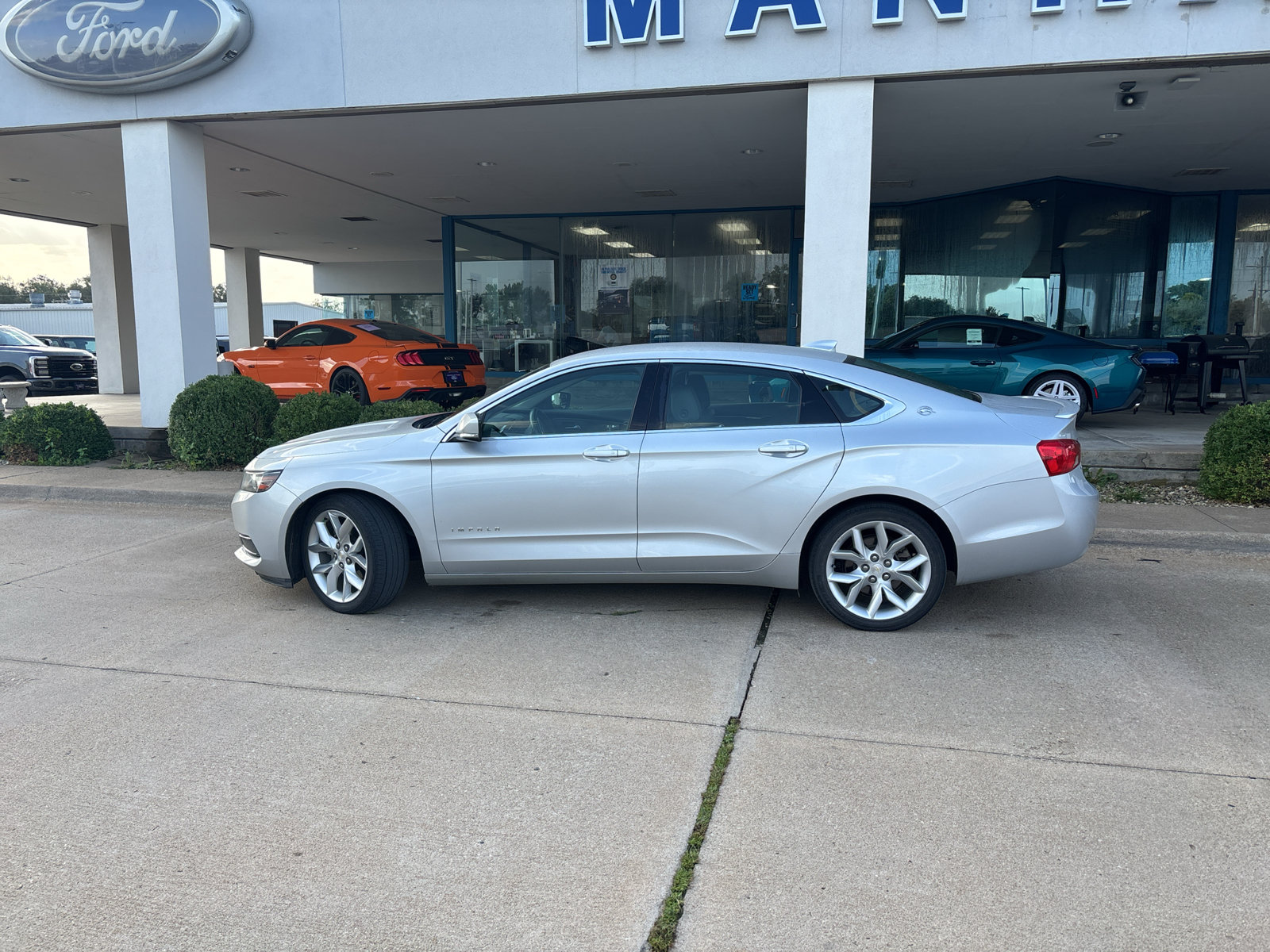 Used 2017 Chevrolet Impala LT w/ Leather Package FWD image 12