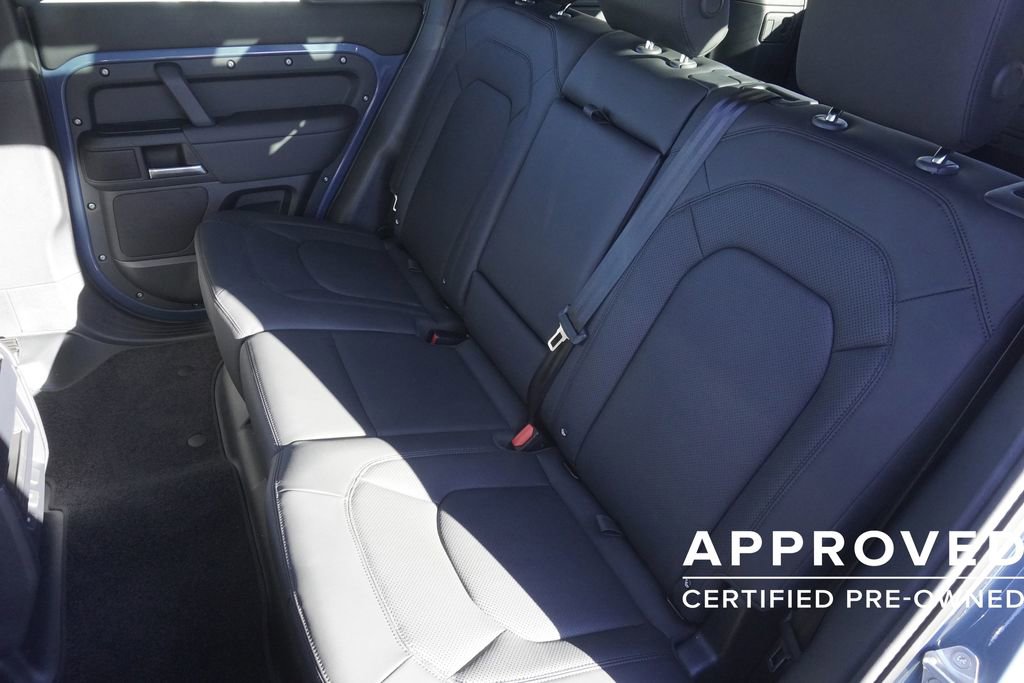 Used 2025 Land Rover Defender 110 S image 30
