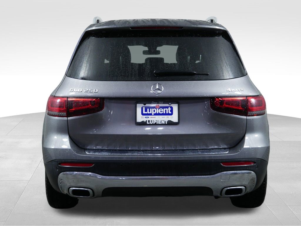 Used 2021 Mercedes-Benz GLB 250 4MATIC image 9