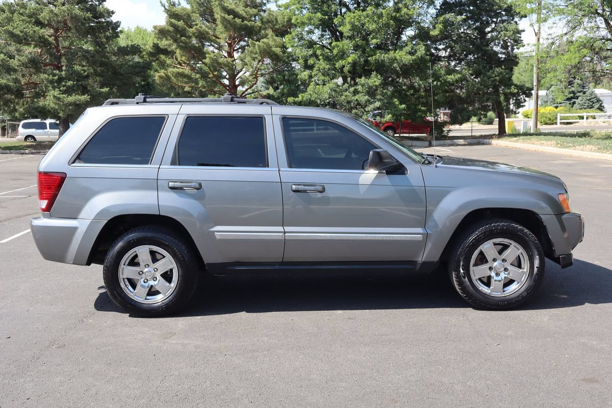 Used 2007 Jeep Grand Cherokee Limited w/ Trailer Tow Group IV AWD/4WD image 3